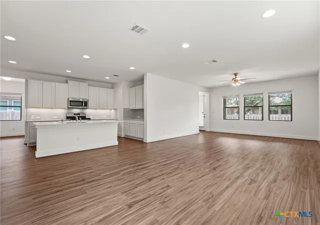 Photo 4 of Single family home for sale at 604 Golden Glory Rd, Leander, TX 78641 | MLS# 621734 | Listing updated on 2026-10-08