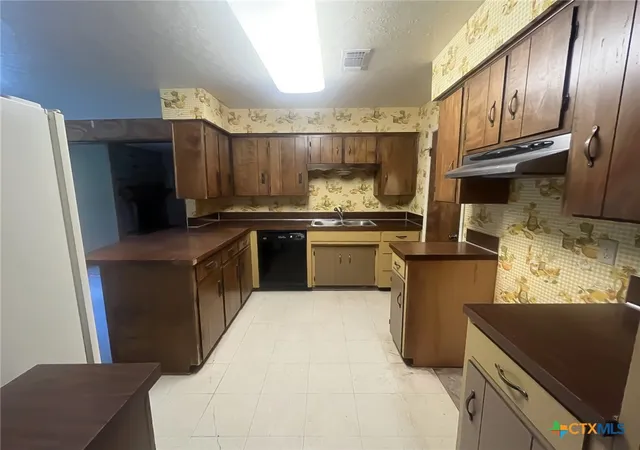 Photo 2 of Single family home for sale at 421 Jeffery Ln, Copperas Cove, TX 76522 | MLS# 624139 | Listing updated on 2026-09-30
