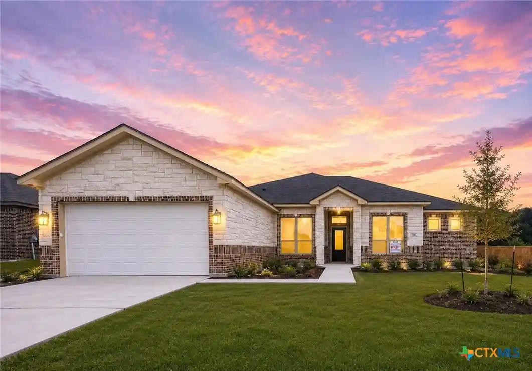 Photo 1 of Single family home for sale at 131 Lasso Loop, Lorena, TX 76655 | MLS# 624433 | Listing updated on 2026-10-28