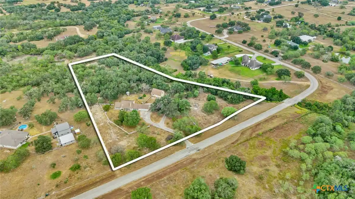 Photo 1 of Sale Pending at 194 Westpark Ave, Victoria, TX 77905 | MLS# 624500 | Listing updated on 2026-10-12