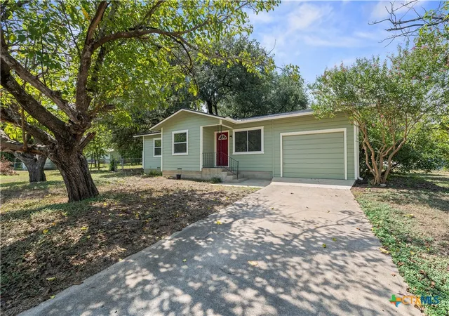 Photo 1 of Sale Pending at 22 Park Ln, Lampasas, TX 76550 | MLS# 624767 | Listing updated on 2026-09-25