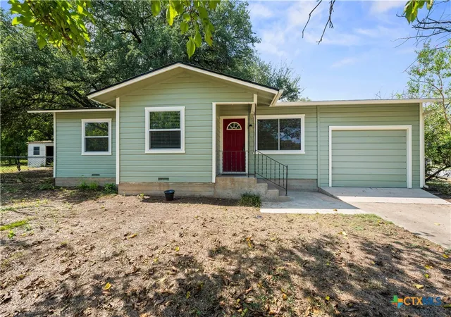 Photo 2 of Sale Pending at 22 Park Ln, Lampasas, TX 76550 | MLS# 624767 | Listing updated on 2026-09-25