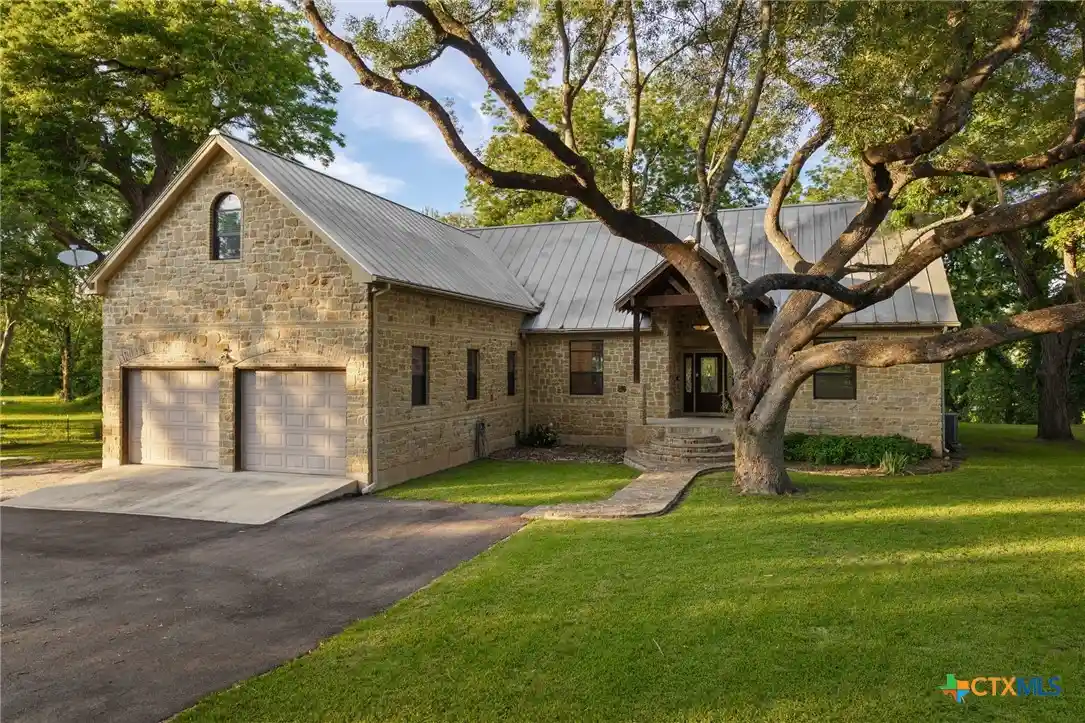 Photo 1 of Single family home for sale at 302 Guadalupe River Dr, Seguin, TX 78155 | MLS# 624720 | Listing updated on 2026-10-08