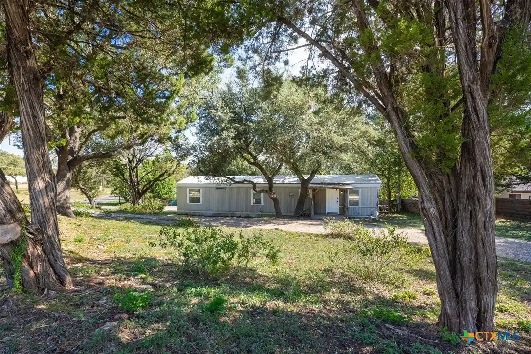 Manufactured home for sale at 611 Flintstone Dr, Canyon Lake, TX 78133 | MLS# 624901