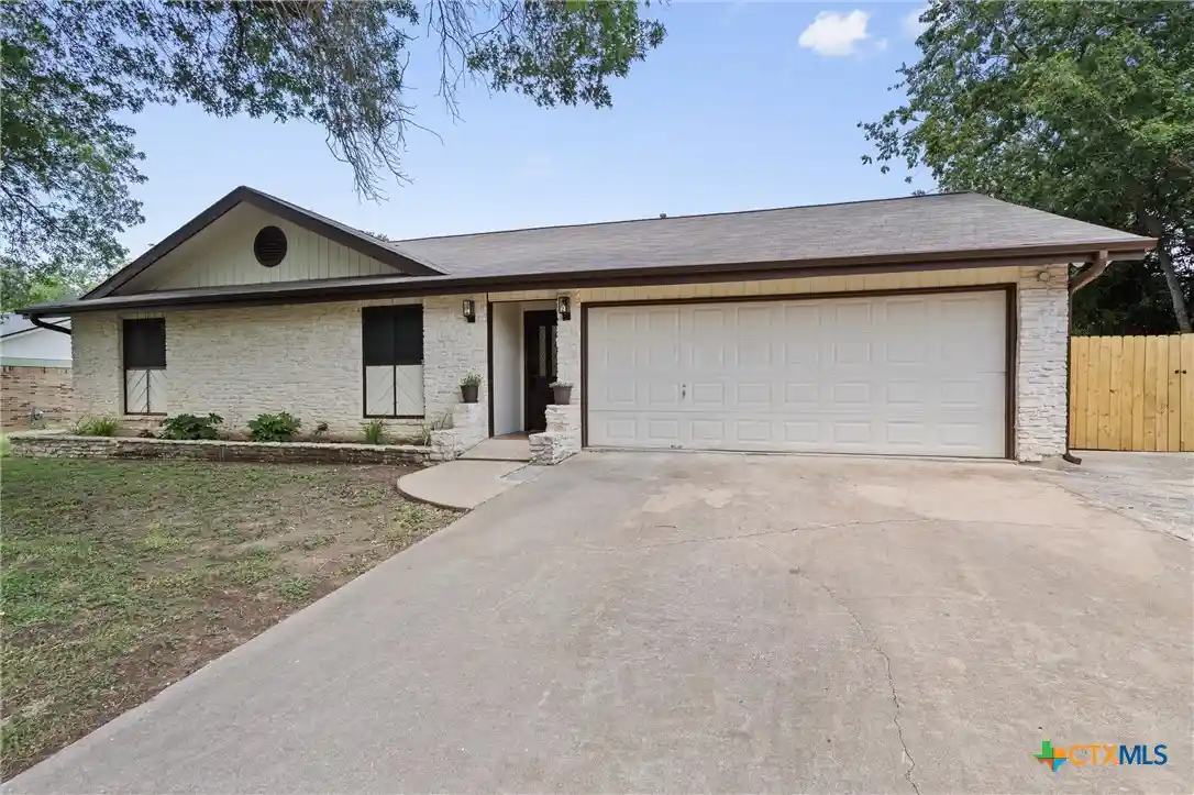 Photo 1 of Single family home for sale at 703 Parkway St, Georgetown, TX 78628 | MLS# 624962 | Listing updated on 2026-10-15