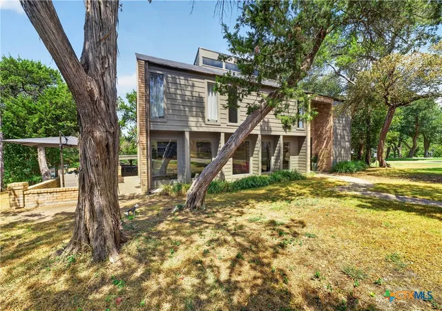 Photo 3 of Single family home for sale at 4000 Wendy Oaks Dr, Temple, TX 76502 | MLS# 624756 | Listing updated on 2026-10-07