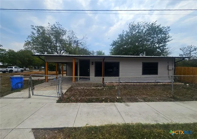 Photo 1 of Single family home for sale at 753 San Antonio Ave, Seguin, TX 78155 | MLS# 625052 | Listing updated on 2026-10-07