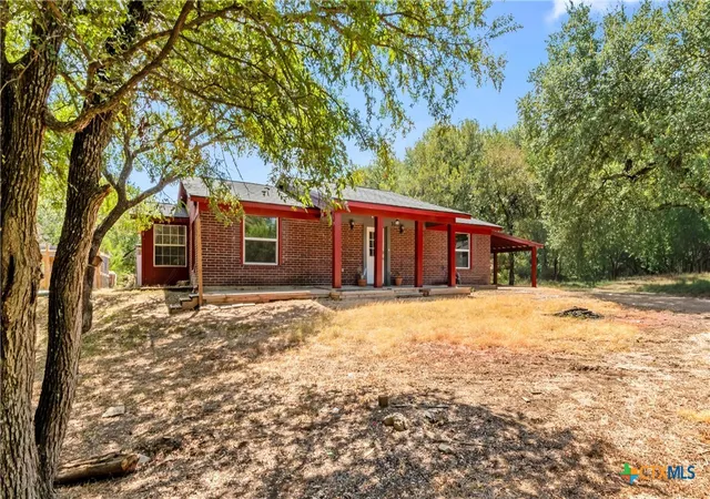 Single family home for sale at 10 E Aztec Ln, Belton, TX 76513 | MLS# 625204
