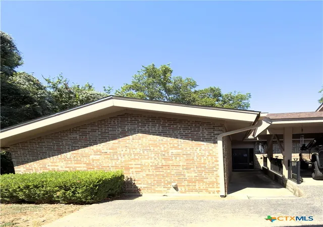 Photo 2 of Townhouse for sale at 4000 Hickory Rd #6,9,10, Temple, TX 76502 | MLS# 624978 | Listing updated on 2026-10-07