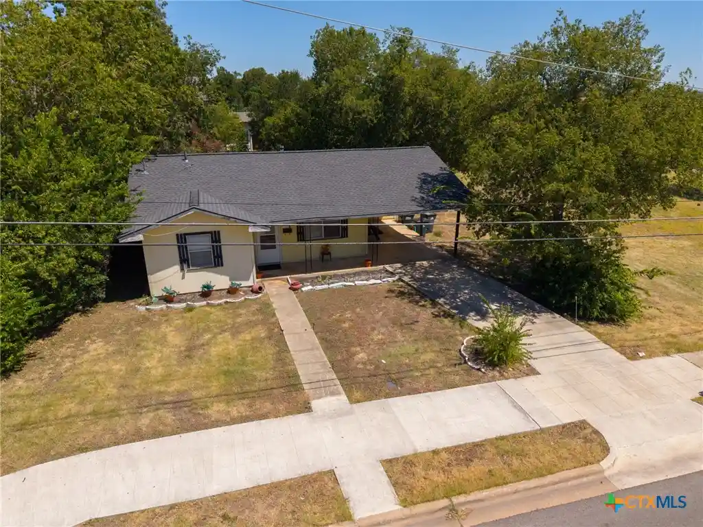 Photo 1 of Single family home for sale at 407 W 3rd Street, Georgetown, TX 78626 | MLS# 625307 | Listing updated on 2026-10-20