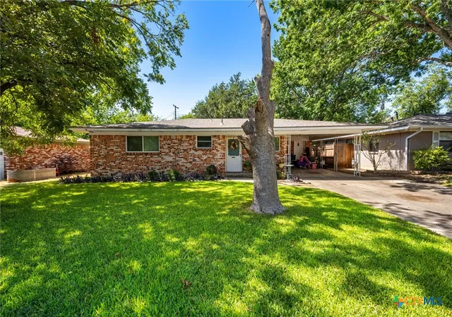 Photo 1 of Sale Pending at 3213 Lawnwood Dr, Temple, TX 76502 | MLS# 625431 | Listing updated on 2026-09-27