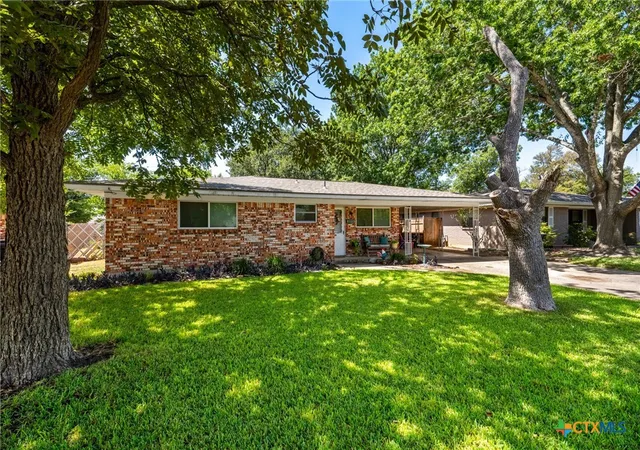 Photo 2 of Sale Pending at 3213 Lawnwood Dr, Temple, TX 76502 | MLS# 625431 | Listing updated on 2026-09-27