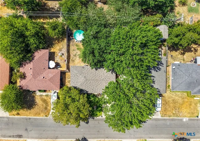 Photo 3 of Sale Pending at 3213 Lawnwood Dr, Temple, TX 76502 | MLS# 625431 | Listing updated on 2026-09-27