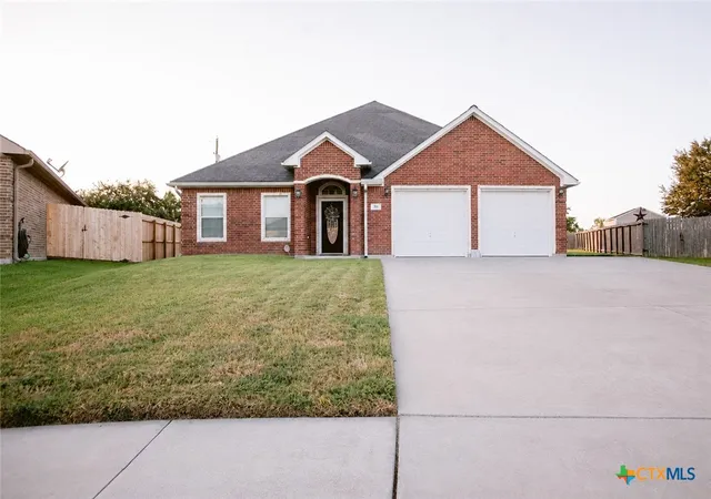 Photo 2 of Single family home for sale at 511 Mason Cir, Victoria, TX 77904 | MLS# 625531 | Listing updated on 2026-09-18