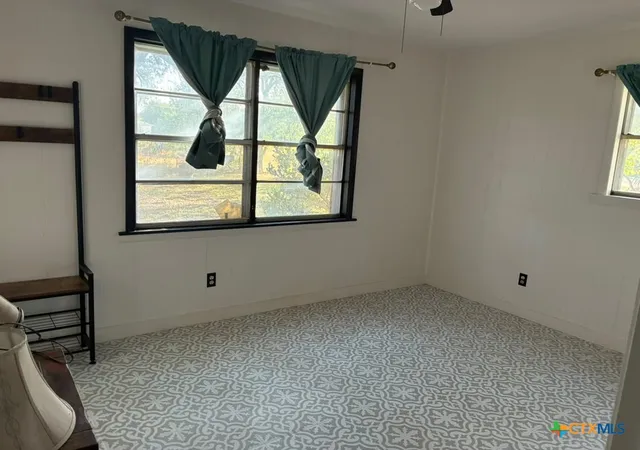 Photo 2 of Single family home for sale at 7716 Mcgregor Park Rd, Temple, TX 76502 | MLS# 625548 | Listing updated on 2026-10-07