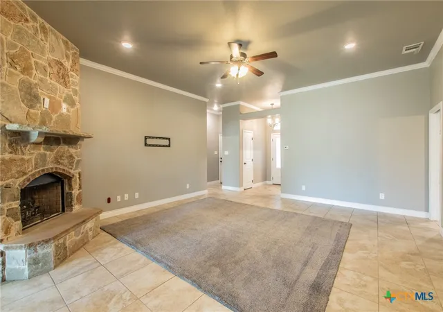 Photo 3 of Single family home for sale at 2105 Briar Holw Dr, Temple, TX 76502 | MLS# 625547 | Listing updated on 2026-09-17