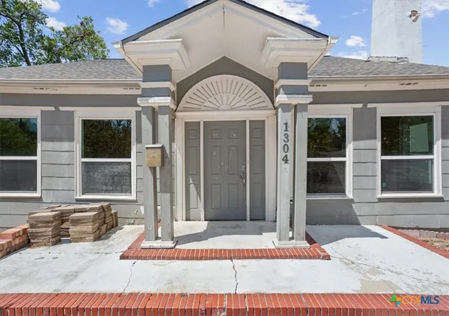 Photo 3 of Single family home for sale at 1304 N 3rd Street #M, Temple, TX 76501 | MLS# 625150 | Listing updated on 2026-09-18