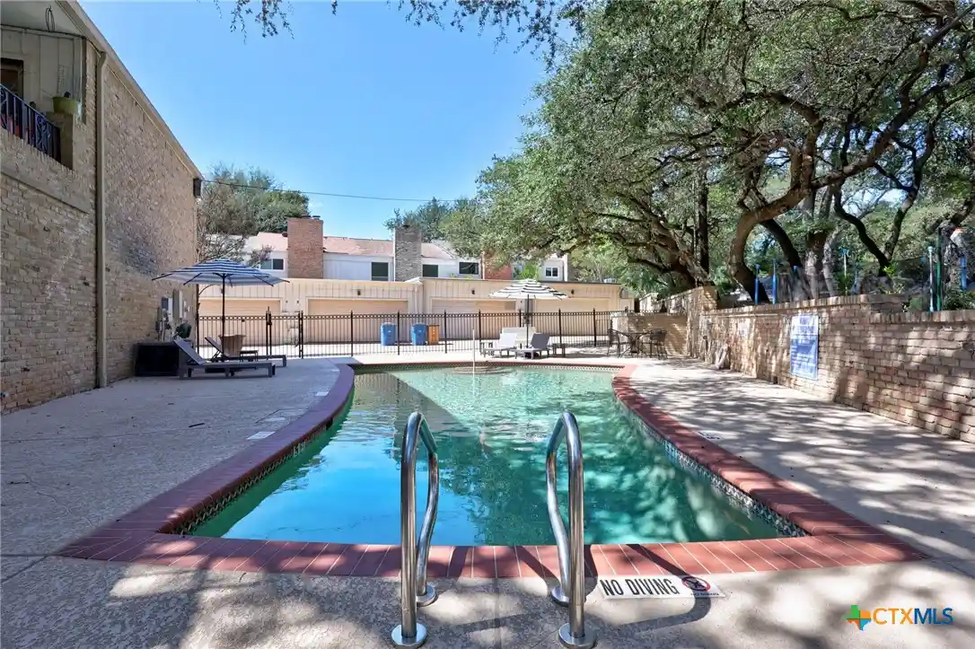 Listing Photo 2 - Condo for sale in 3974 Far W Blvd located at 3974 Far W Blvd, Austin, TX 78731 - Unit 3974 Far W Blvd