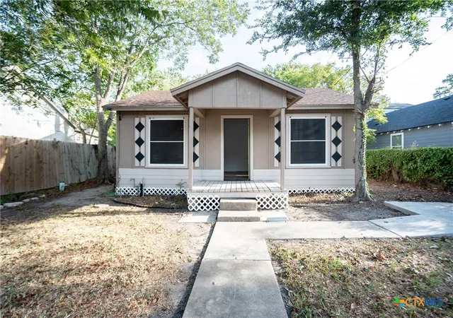 Photo 1 of Single family home for sale at 1408 E Power Ave, Victoria, TX 77901 | MLS# 625438 | Listing updated on 2026-10-02
