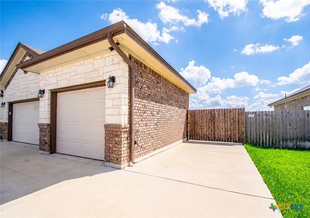 Photo 2 of Single family home for sale at 2029 Catkins Ln, Harker Heights, TX 76548 | MLS# 625308 | Listing updated on 2026-10-08