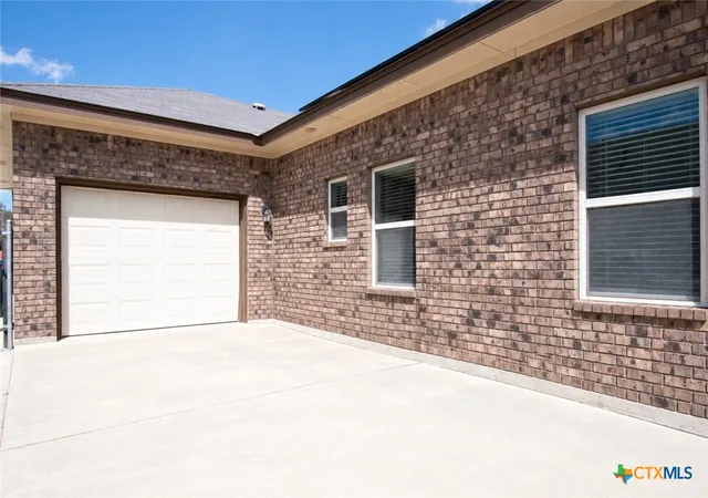 Photo 3 of Single family home for sale at 2029 Catkins Ln, Harker Heights, TX 76548 | MLS# 625308 | Listing updated on 2026-10-08