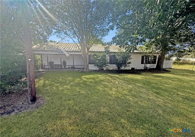 Photo 1 of Single family home for sale at 200 Peikert St, Port Lavaca, TX 77979 | MLS# 625629 | Listing updated on 2026-09-30