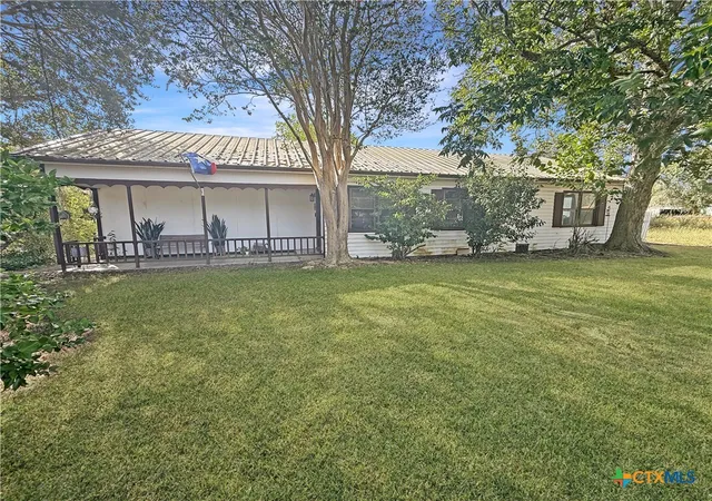 Photo 2 of Single family home for sale at 200 Peikert St, Port Lavaca, TX 77979 | MLS# 625629 | Listing updated on 2026-09-30