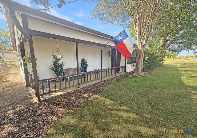 Photo 3 of Single family home for sale at 200 Peikert St, Port Lavaca, TX 77979 | MLS# 625629 | Listing updated on 2026-09-30