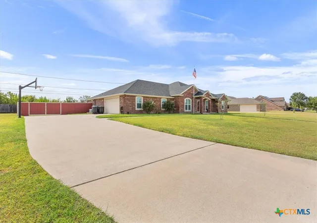 Photo 3 of Single family home for sale at 1011 Tumbleweed Dr, Killeen, TX 76542 | MLS# 625035 | Listing updated on 2026-10-05