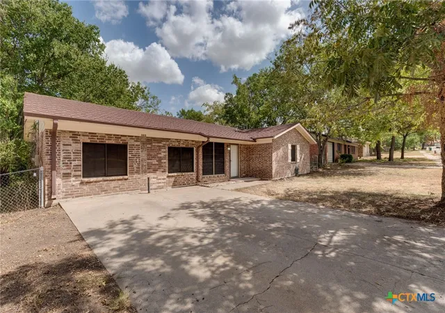 Photo 1 of Single family home for sale at 303 Carothers St, Copperas Cove, TX 76522 | MLS# 625659 | Listing updated on 2026-09-19