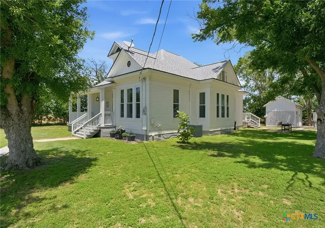 Photo 3 of Single family home for sale at 1500 Fleming Dr, Seguin, TX 78155 | MLS# 625661 | Listing updated on 2026-09-19