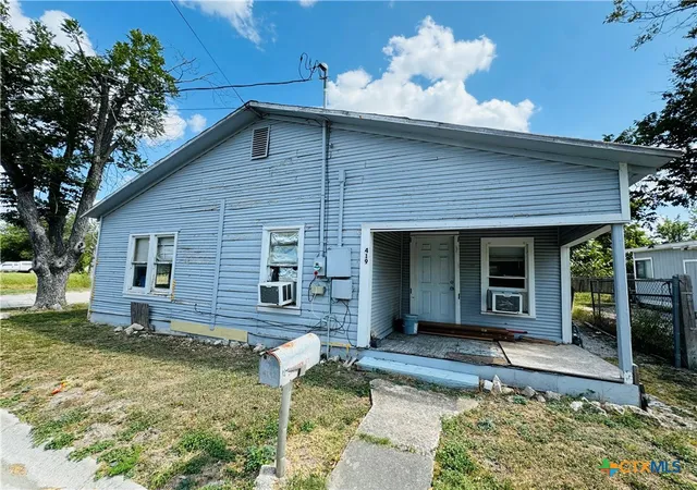 Photo 1 of Single family home for sale at 419 Braden St, Seguin, TX 78155 | MLS# 625685 | Listing updated on 2026-09-19