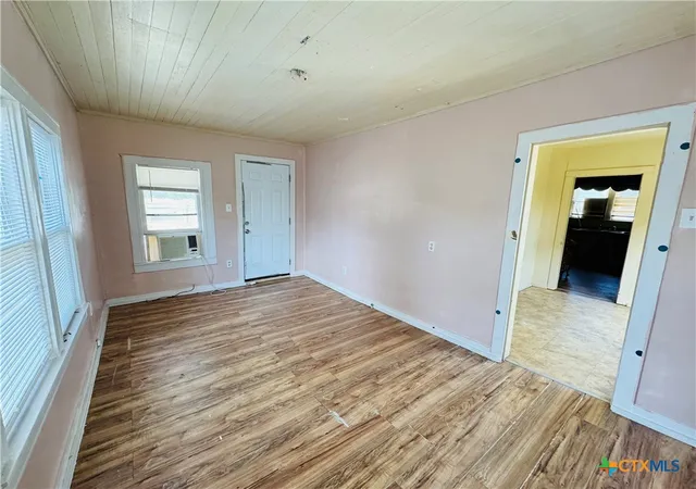 Photo 2 of Single family home for sale at 419 Braden St, Seguin, TX 78155 | MLS# 625685 | Listing updated on 2026-09-19
