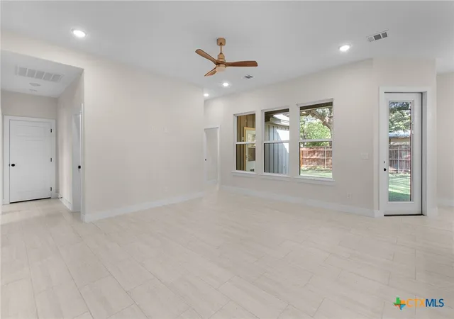 Photo 3 of Single family home for sale at 1105 W 1st Street, Lampasas, TX 76550 | MLS# 625635 | Listing updated on 2026-09-23