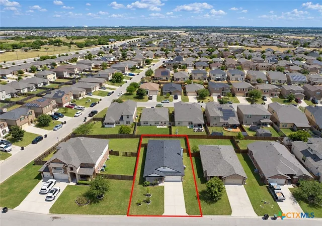 Photo 2 of Sale Pending at 1317 Blue Leaf Dr, Temple, TX 76502 | MLS# 625706 | Listing updated on 2026-10-07