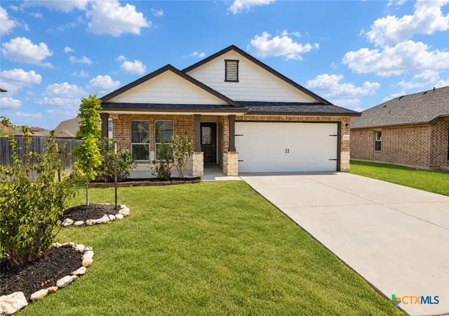 Photo 3 of Sale Pending at 1317 Blue Leaf Dr, Temple, TX 76502 | MLS# 625706 | Listing updated on 2026-10-07