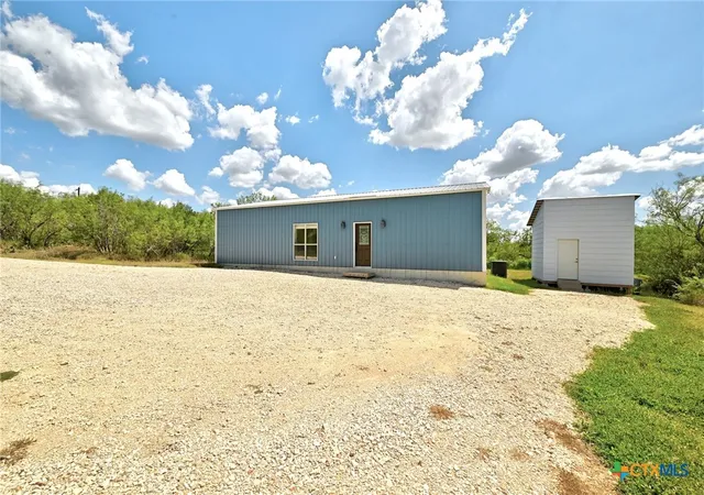 Photo 3 of Single family home for sale at 4001 Barth Rd, Lockhart, TX 78644 | MLS# 625214 | Listing updated on 2026-10-07