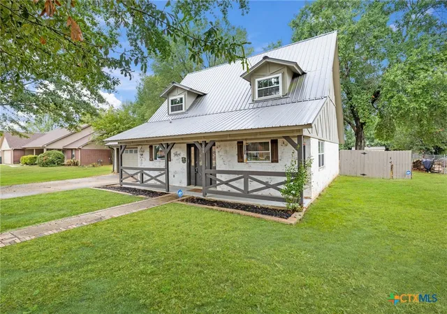 Photo 3 of Single family home for sale at 208 Meadow Dr, New Boston, TX 75570 | MLS# 625671 | Listing updated on 2026-10-06