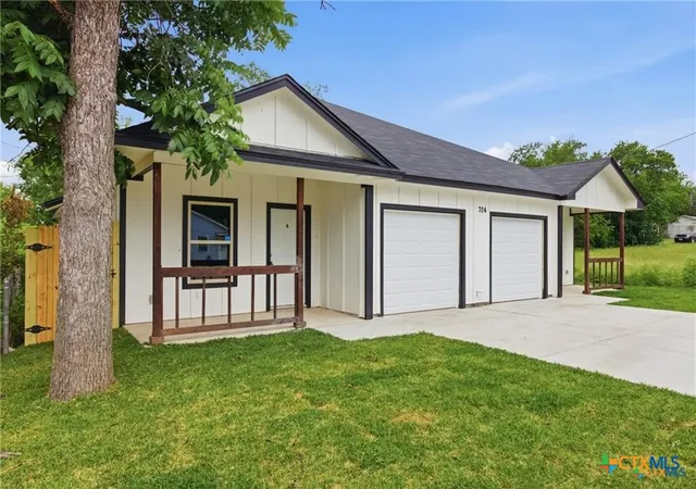 Photo 2 of Multi family home for sale at 704 Norris Ave, Killeen, TX 76541 | MLS# 625800 | Listing updated on 2026-09-21