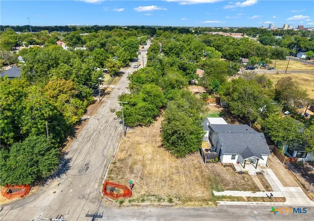 Photo 1 of Land for sale at 1525 Baylor Ave, Waco, TX 76706 | MLS# 625792 | Listing updated on 2026-10-07