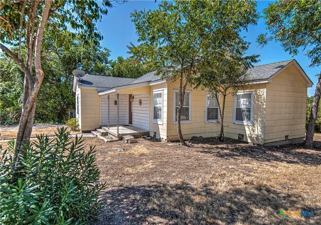 Photo 3 of Sale Pending at 312 N Pearl St, Belton, TX 76513 | MLS# 625733 | Listing updated on 2026-09-28