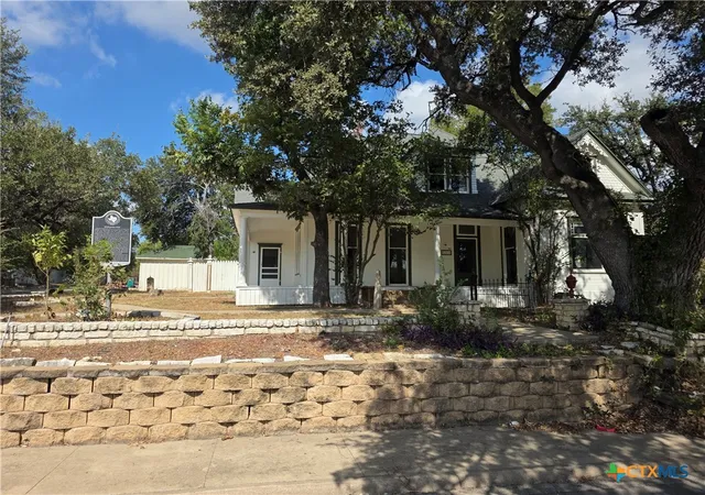 Photo 1 of Single family home for sale at 620 S Main St, Belton, TX 76513 | MLS# 624800 | Listing updated on 2026-09-22