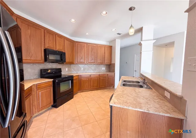 Photo 4 of Single family home for sale at 707 Pumpkin Dr, Temple, TX 76502 | MLS# 625688 | Listing updated on 2026-10-08