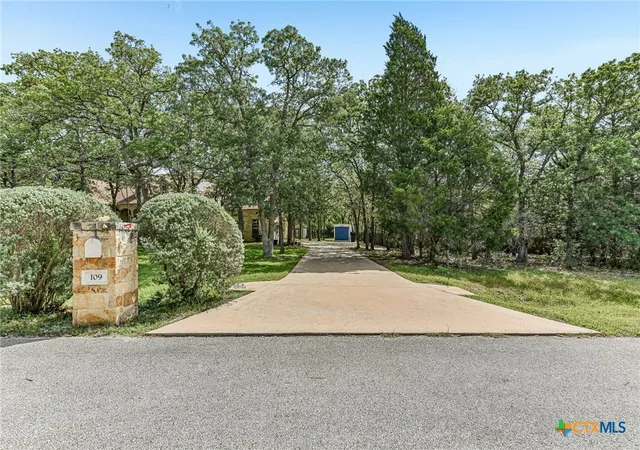 Photo 4 of Single family home for sale at 109 Elm Wood Dr, Elgin, TX 78621 | MLS# 625909 | Listing updated on 2026-09-22