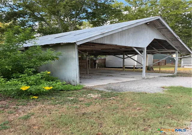 Photo 3 of Sale Pending at 882 Buerger Ln, Seguin, TX 78155 | MLS# 625916 | Listing updated on 2026-09-27
