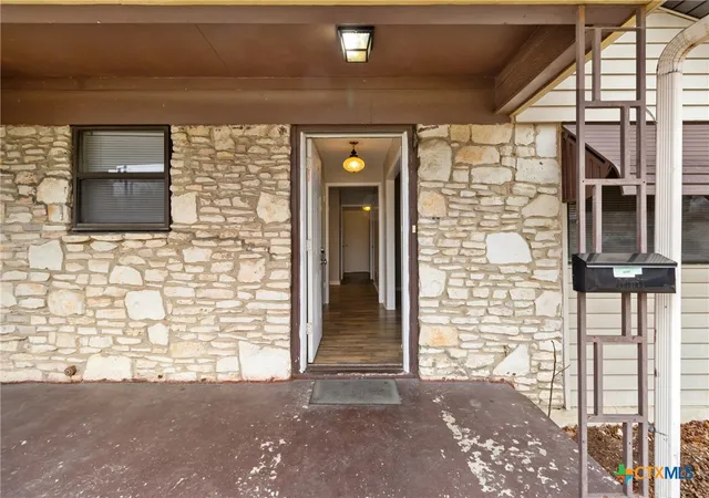 Photo 3 of Single family home for sale at 1006 San Antonio St, Killeen, TX 76541 | MLS# 625917 | Listing updated on 2026-09-22