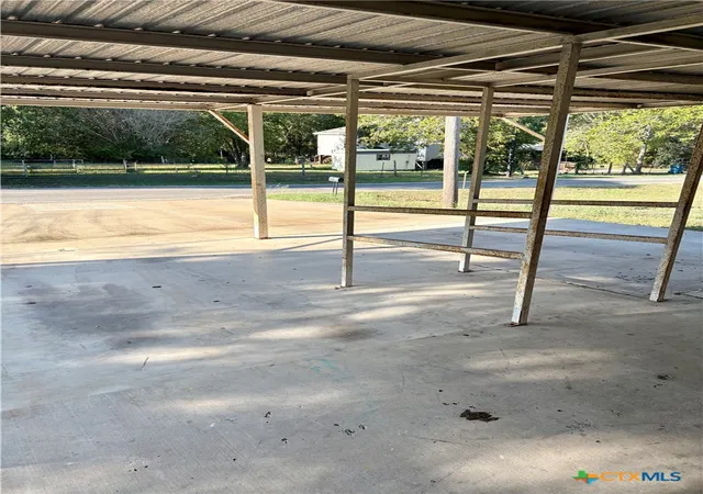 Photo 20 of Single family home for sale at 422 W Franklin St, Goliad, TX 77963 | MLS# 625924 | Listing updated on 2026-09-22
