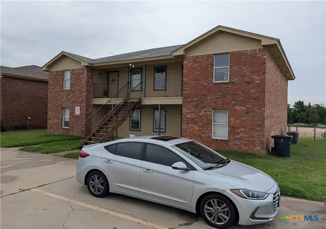 Photo 2 of House for sale at 1001 Cir M Dr, Killeen, TX 76549 | MLS# 625952 | Listing updated on 2026-10-07