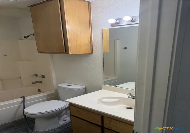 Photo 3 of House for sale at 1001 Cir M Dr, Killeen, TX 76549 | MLS# 625952 | Listing updated on 2026-10-07