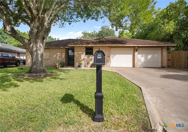 Photo 1 of Single family home for sale at 1601 Avalon St, Port Lavaca, TX 77979 | MLS# 625963 | Listing updated on 2026-09-23